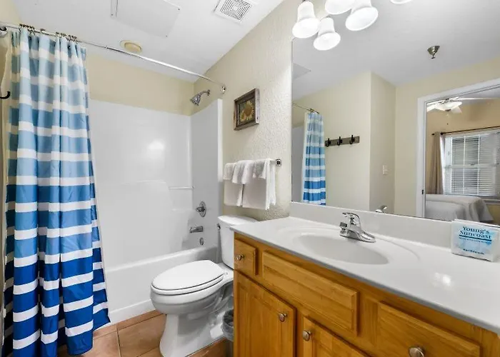 Apartment Crystal Shores West 905 By Youngs Suncoast *